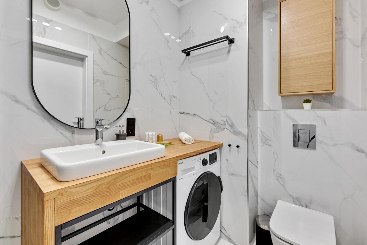 Apartament Walowa Stara Stocznia Gdańsk Exteriör bild